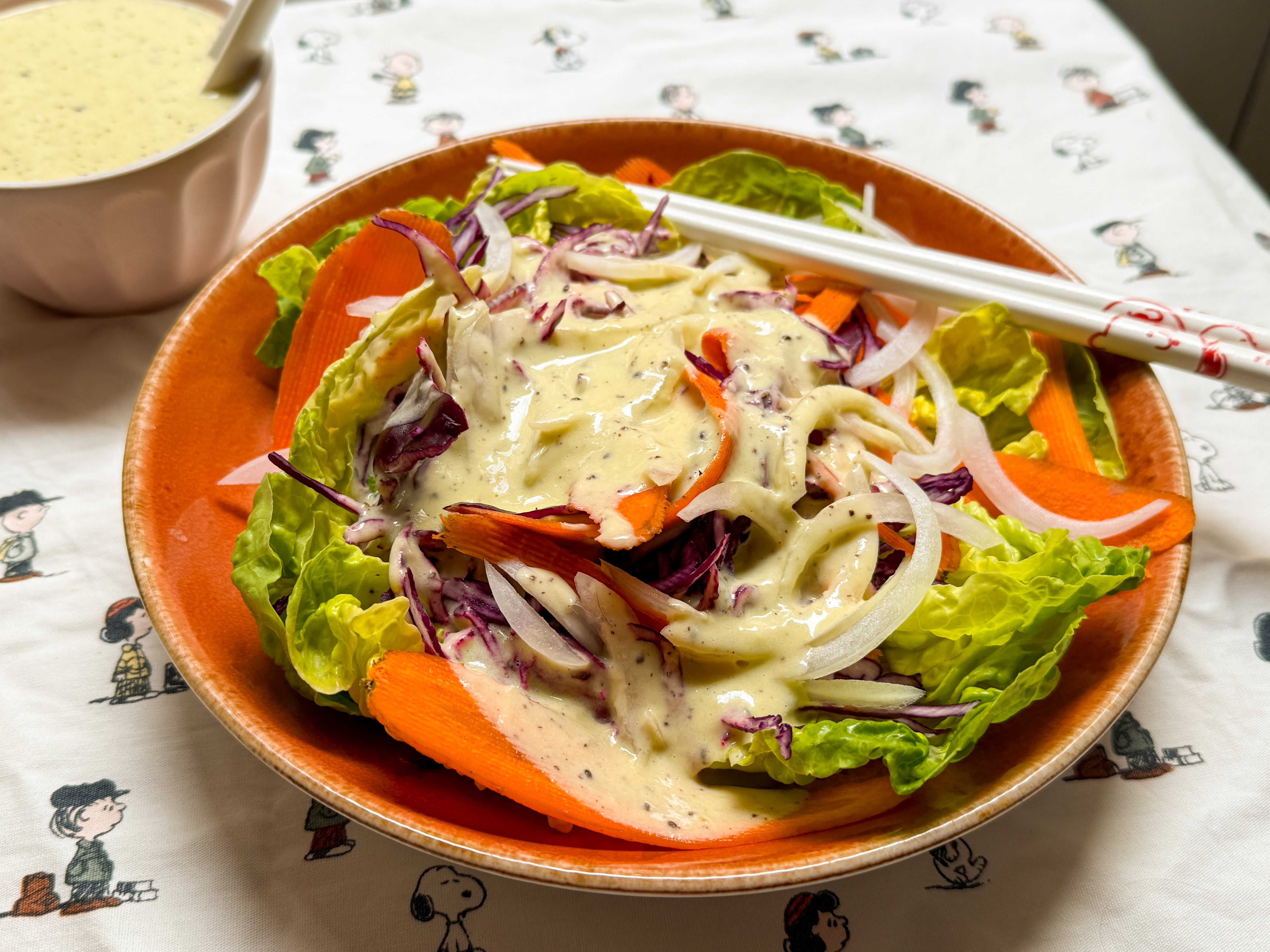 Ensalada con aliño coreano de kiwi
