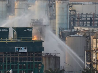 La explosión de la planta petroquímica de Tarragona, en imágenes