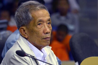 Kaing Guek Eav durante el juicio al que fue sometido en Phnom Penh en 2012.