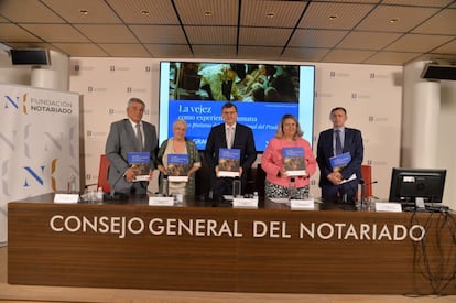 El Consejo General del Notariado presentó este jueves el catálogo y la exposición virtual 'La vejez como experiencia humana en las pinturas del Museo Nacional del Prado'. La muestra es un viaje por el paso del tiempo dentro y fuera de casa.