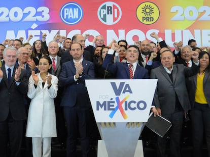 Los dirigentes del PRI, PAN y PRD, durante el anuncio de la coalición para las elecciones estatales de Coahuila, el pasado 12 de enero.