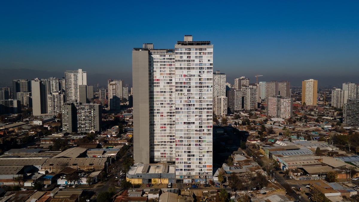 La vida comprimida en los ‘guetos verticales’ de Estación Central