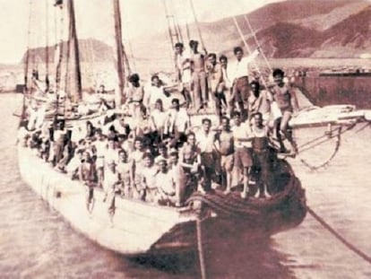 A group of Spaniards arrives in Venezuela from the Canary Islands in 1949.