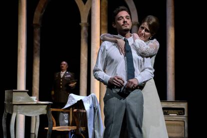 De izquierda a derecha, Marcos Le&oacute;n, Federico Aguado y Ana Varela, en una escena de &#039;La jud&iacute;a de Toledo&#039;.