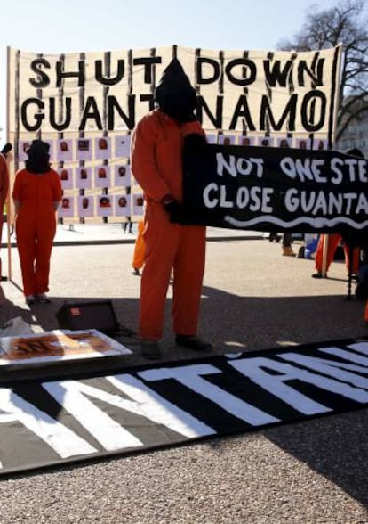Concentración por el cierre de Guantánamo frente a la Casa Blanca.