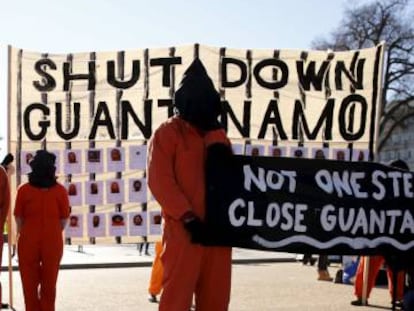 Concentración por el cierre de Guantánamo frente a la Casa Blanca.