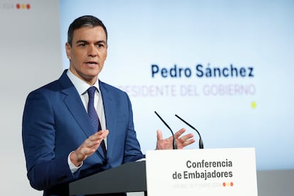 El presidente del Gobierno, Pedro Sánchez, interviene durante la inauguración de la VIII Conferencia de Embajadores, este miércoles, en el Ministerio de Asuntos Exteriores en Madrid.