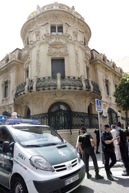 La Guardia Civil en la sede de la SGAE, el 1 de julio.