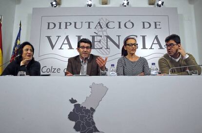 En el centro, Jorge Rodríguez, y a su derecha María Josep Amigó, ahora presidenta en funciones de la Diputación.