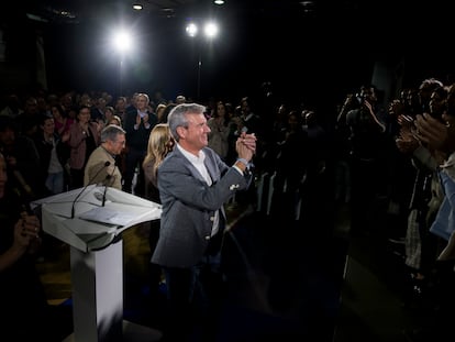 Intervención de Alfonso Rueda en un acto electoral en San Cibrao das Viñas (Ourense), este viernes.