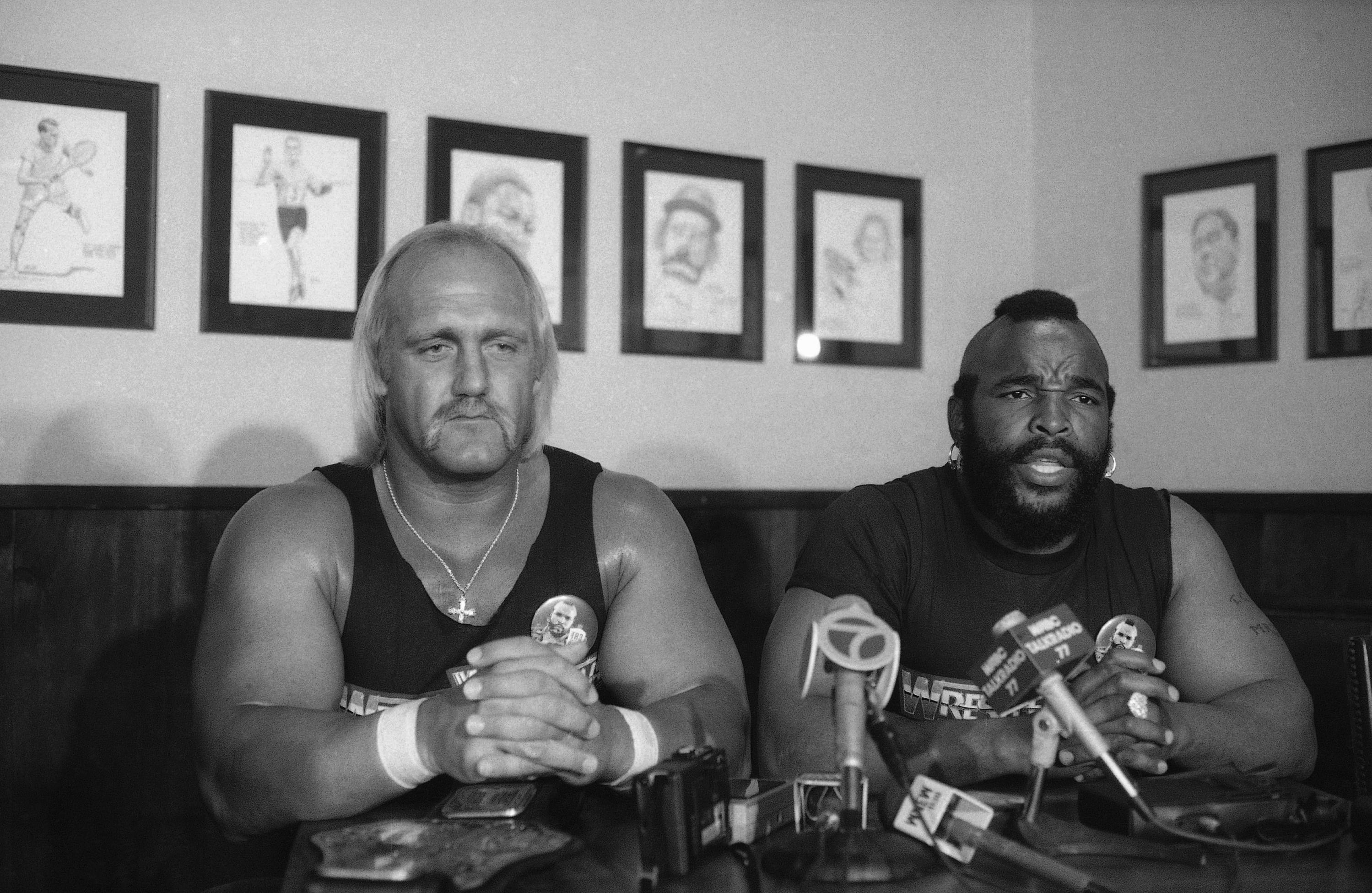Muere Hulk Hogan, leyenda de la lucha libre, a los 71 años 1 Hulk Hogan y Mr. T. en una conferencia de prensa en el Madison Square Garden de Nueva York, el 18 de marzo de 1985.