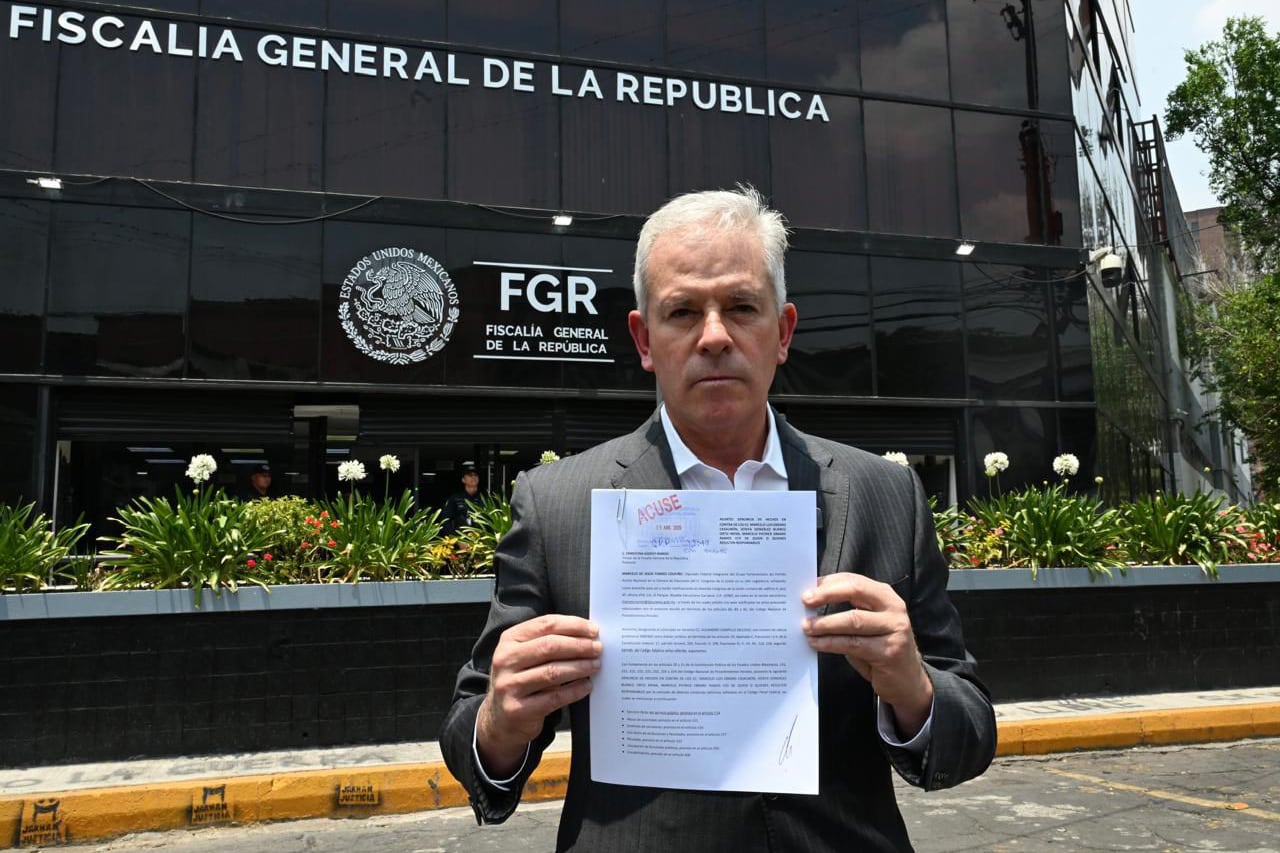 El PAN denuncia en la Fiscalía y pide una investigación por el uso que hizo el hijo de Ebrard de la residencia oficial en Londres