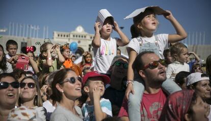 Fam&iacute;lies assistents a la Festa dels S&uacute;pers.