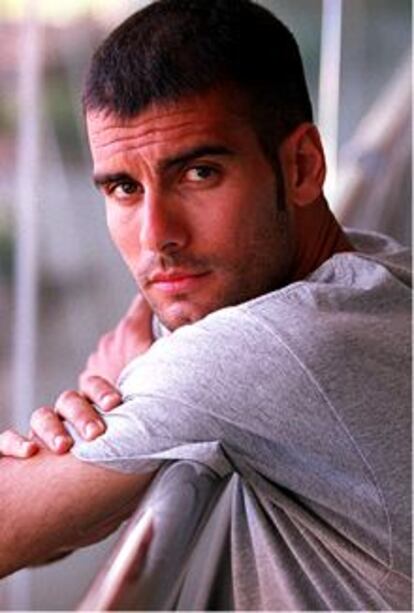 <font size=2> <b>Pep Guardiola: 'Tengo ganas de irme para comprobar si el barça es más que un club'</b></font>, entrevista de Ramón Besa (Foto: JOAN SÁNCHEZ)