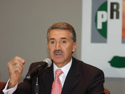 Roberto Madrazo, durante una conferencia de prensa en Ciudad de México, en mayo de 2005.