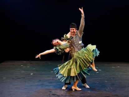 Una escena de 'Ay, Carmela', que se estrena el 29 de septiembre en una teatro de San Petersburgo.