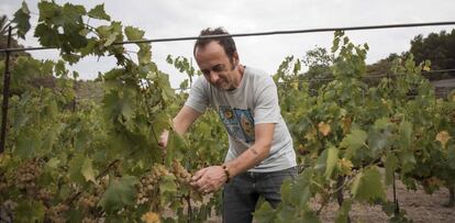 Francesco Arcuri, la expareja de Juana Rivas, en su agriturismo.