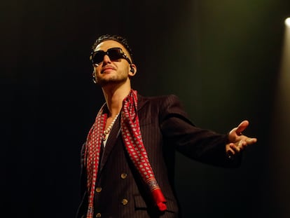 C. Tangana, durante un momento del concierto que ha ofrecido en el Palau Sant Jordi de Barcelona el 23 de abril.