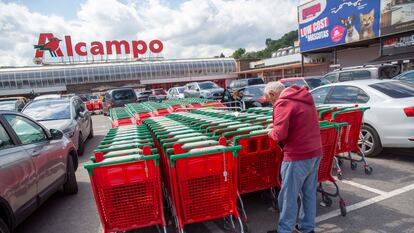 Exteriores de una tienda de Alcampo en Guipúzcoa.