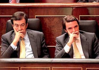 Francisco Álvarez Cascos y José María Aznar, en el Congreso.