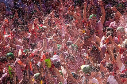 Sanfermines 2016 kicks off to a wet and wild start.