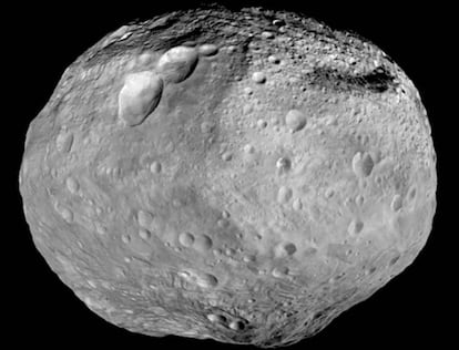 Imagen de Vesta tomada por la sonda 'Dawn'. 