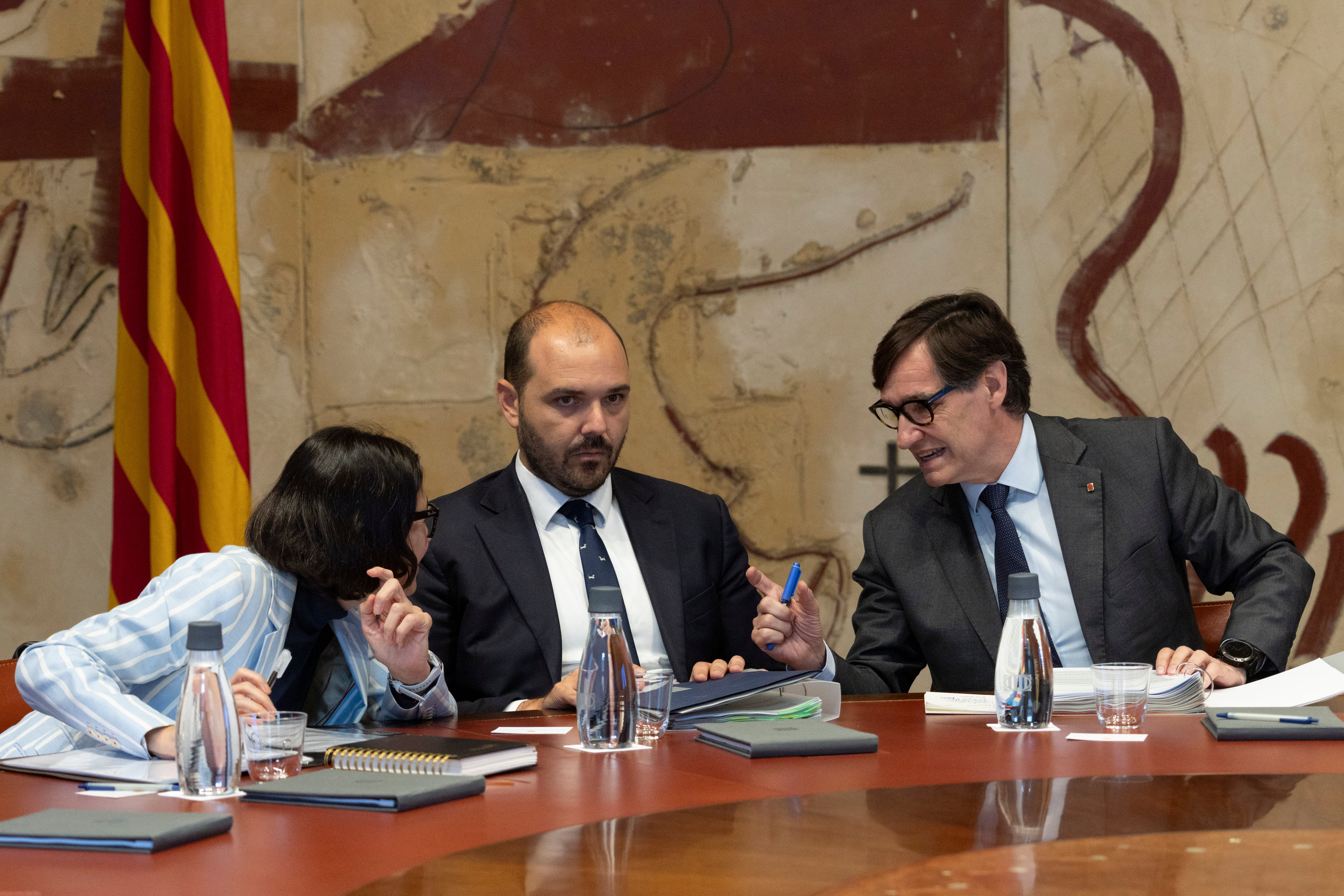 El Govern ofrece hasta 200 euros a los funcionarios para que