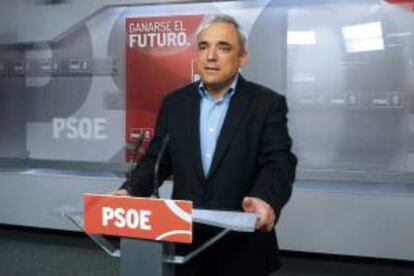 Fotografía facilitada por el PSOE del dirigente socialista Rafael Simancas durante una rueda de prensa. EFE/Archivo