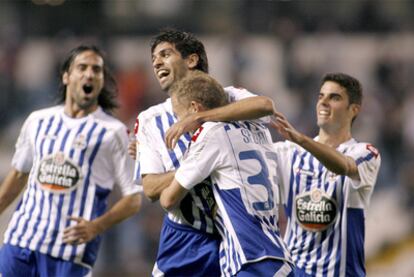 Los jugadores del Deportivo celebran su pase a octavos tras derrotar a Osasuna.