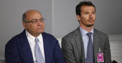 El expresidente de la CEOE, Gerardo D&iacute;az Ferr&aacute;n, junto al &uacute;ltimo director de Viajes Marsans, Iv&aacute;n Losada, durante el juicio en la Audiencia Nacional.