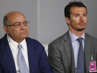 El expresidente de la CEOE, Gerardo D&iacute;az Ferr&aacute;n, junto al &uacute;ltimo director de Viajes Marsans, Iv&aacute;n Losada, durante el juicio en la Audiencia Nacional.