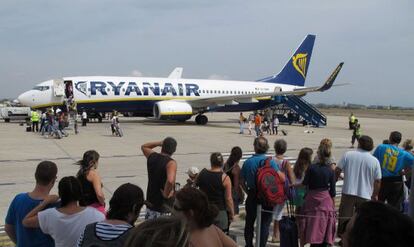 Imagen del embarque de pasajeros en la aerolínea Ryanair.