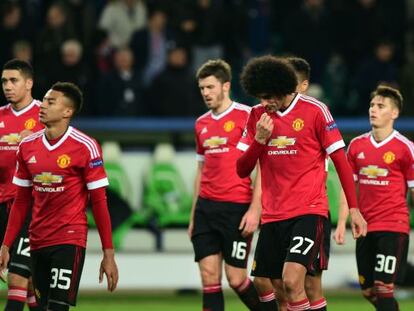 Los jugadores del United, tras el partido.