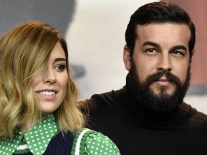 Blanca Suárez y Mario Casas en la presentación de la película 'El Bar' en Berlín.