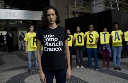 Viúva de Marielle Franco, Monica Benicio, participa de manifestação que marcou os três meses do assassinato da vereadora no Rio de Janeiro. 