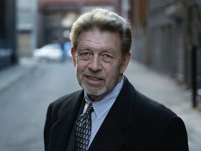 El periodista Pete Hamill, en una imagen de 2002 en Nueva York.