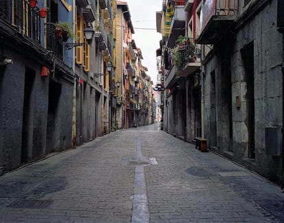 Un disparo por la espalda y el empresario PatxiArratibel se desplomó muerto a las 11.50 en la calle de Errementari. Era el 11 de febrero de 1997, día de Carnavales en Tolosa (Gipuzkoa).