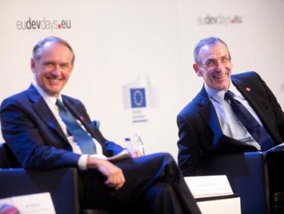 Jan Eliasson, secretario general de las Naciones Unidas (a la izquierda) y, Andris Piebalgs, comisario de la Comisi&oacute;n Europea para el desarrollo.
