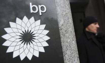 En la imagen, logotipo de la petrolera britnica BP en sus oficinas en Londres (Reino Unido). EFE/Archivo