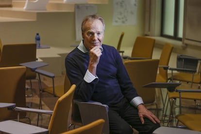 Peter Senge en la Universidad Camilo Jos&eacute; Cela.