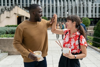 Shamier Anderson y Laia Costa interpretan a la pareja protagonista de uno de los episodios de 'Soulmates'.