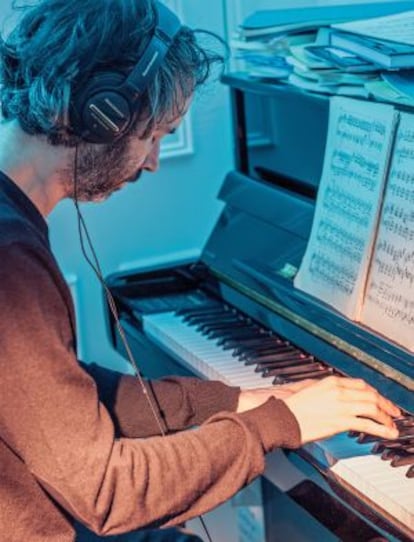 James Rhodes fotografiado en su estudio del oeste de Londres.