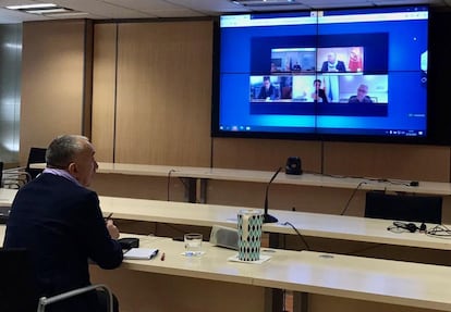 El secretario general de UGT, Pepe Álvarez, durante la videoconferencia celebrada con el presidente del Gobierno, Pedro Sánchez, y el resto de agentes sociales.