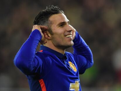 Van Persie celebra uno de sus dos goles al Sputhampton.