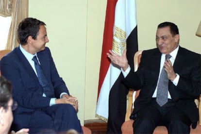 En la imagen, el presidente Zapatero junto a Mubarak.