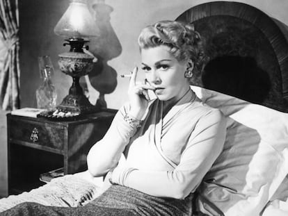 Lana Turner en una escena de la película 'Brumas de inquietud' (1958).