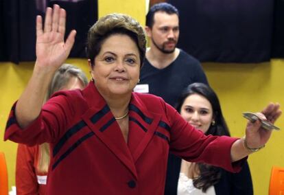 Dilma Rousseff, tras la votación de la primera vuelta de la elecciones en Puerto Alegre.