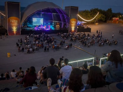 Ambient al Parc del Fòrum a les Nits del Primavera.