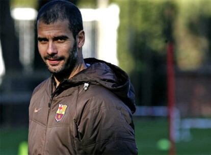 Guardiola, en un entrenamiento del Barcelona.