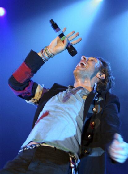 Chris Martin, líder de Coldplay, en su último concierto en Barcelona.
